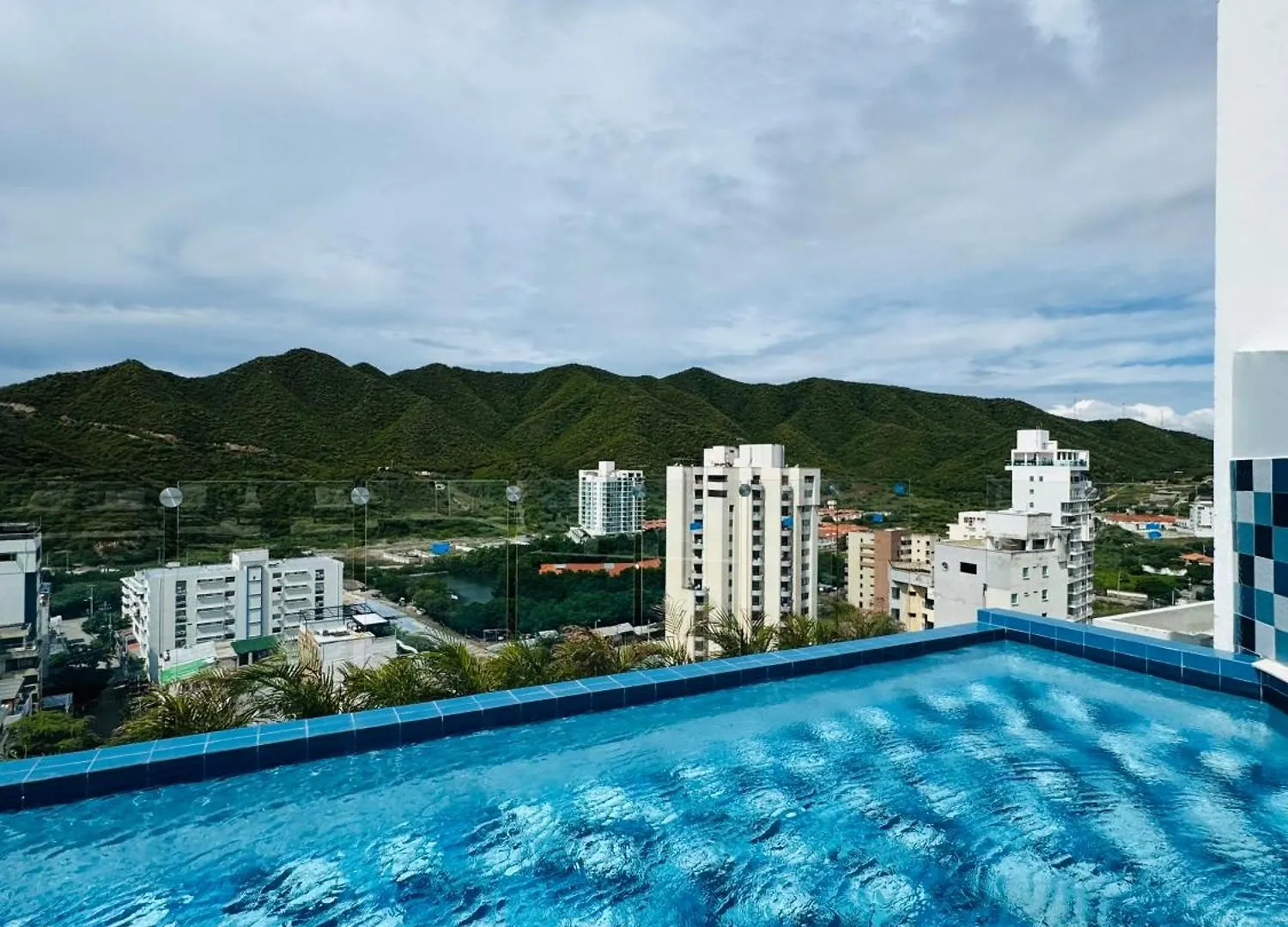 Apartamento Con Hermosa Vista Y Piscina En Santa Marta Gaira